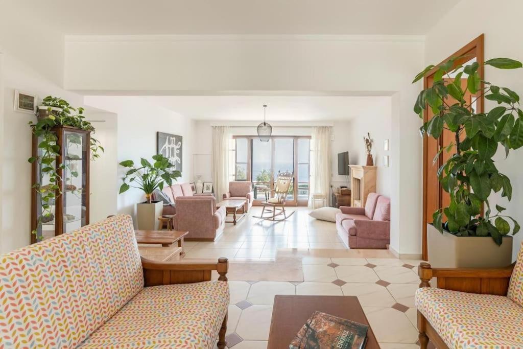 Modern Villas With Gardens And Stunning Views Ligaria  Luaran gambar
