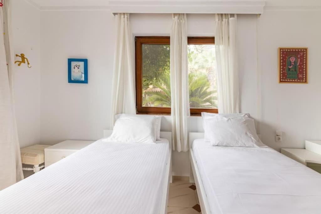 Modern Villas With Gardens And Stunning Views Ligaria  Luaran gambar