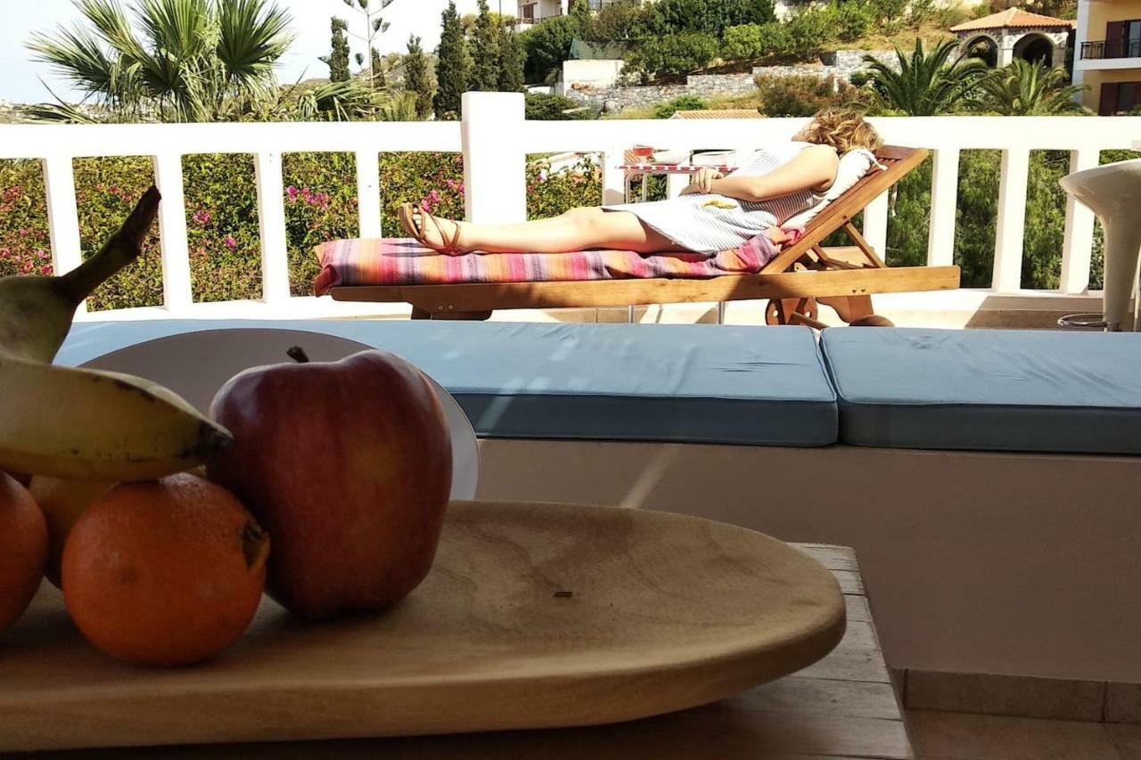 Modern Villas With Gardens And Stunning Views Ligaria  Luaran gambar